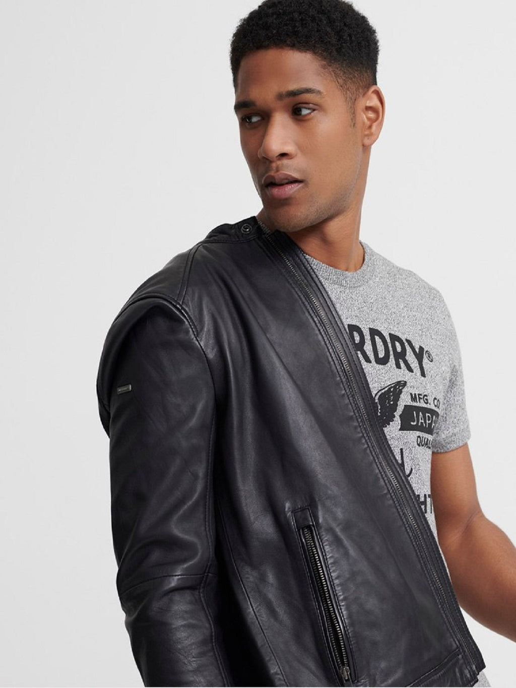 Chaqueta de cuero negra exclusiva para hombre | Estilo motero con cuello tipo mao | Prenda de piel de plena flor