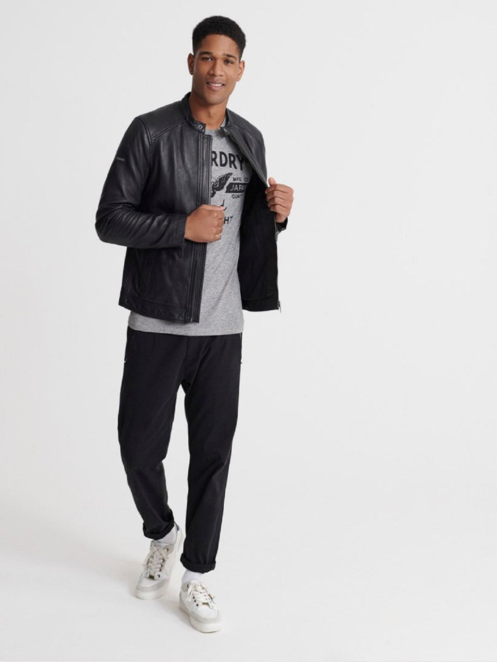 Chaqueta de cuero negra exclusiva para hombre | Estilo motero con cuello tipo mao | Prenda de piel de plena flor
